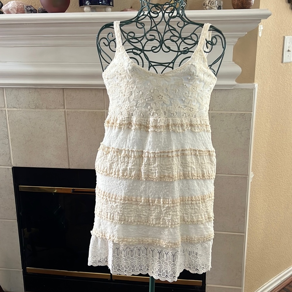 Blush Brand pretty dress!